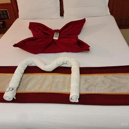 Central Residency Hotel Csennai Kültér fotó