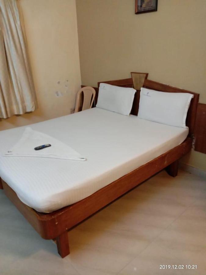 Central Residency Hotel Csennai Kültér fotó
