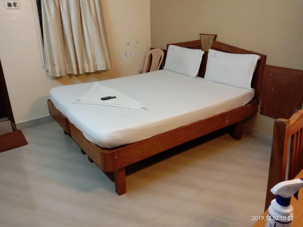 Central Residency Hotel Csennai Kültér fotó