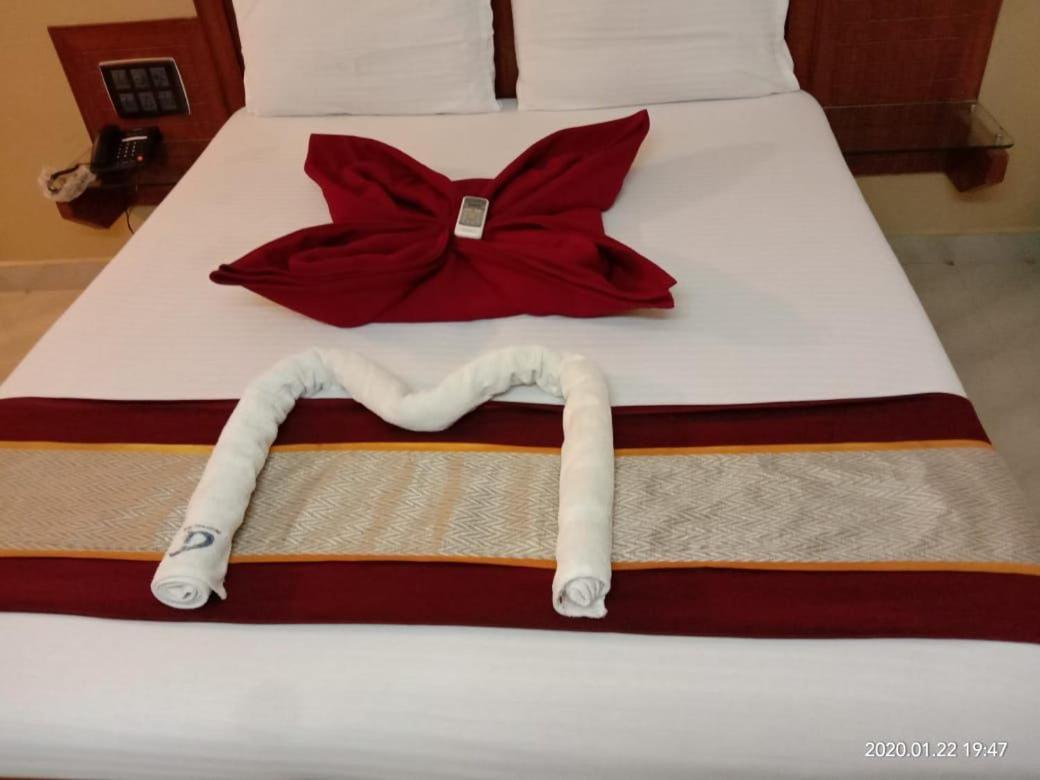 Central Residency Hotel Csennai Kültér fotó