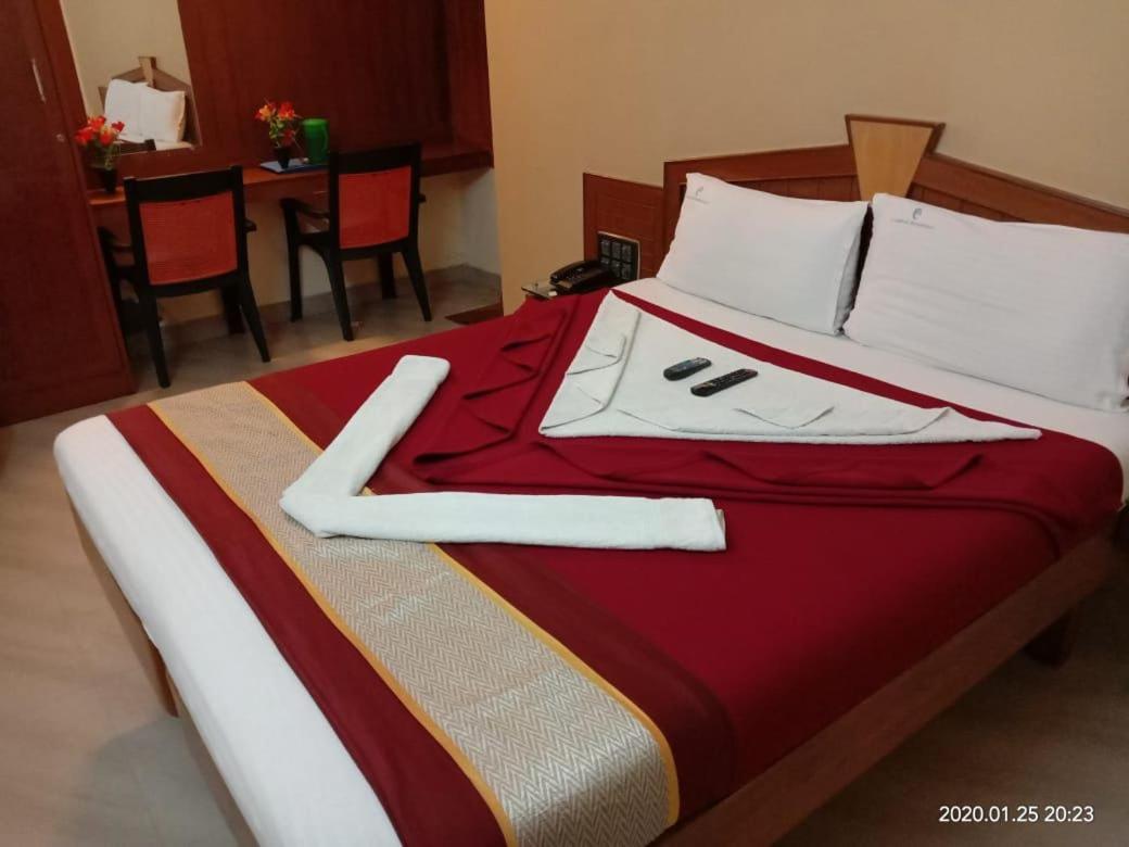 Central Residency Hotel Csennai Kültér fotó