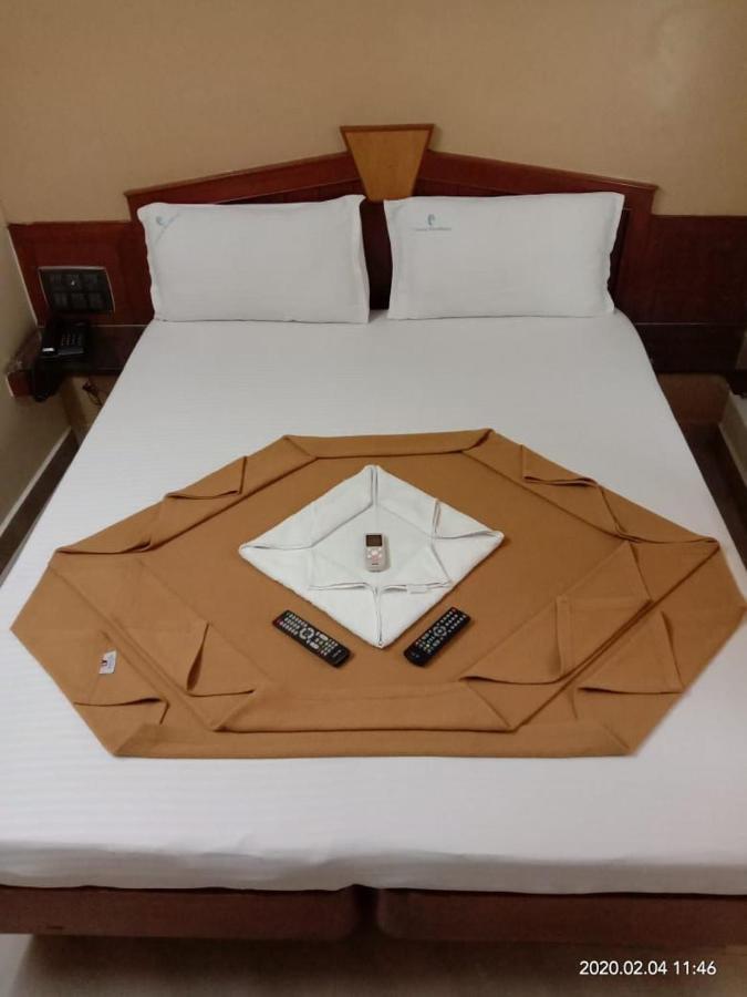 Central Residency Hotel Csennai Kültér fotó