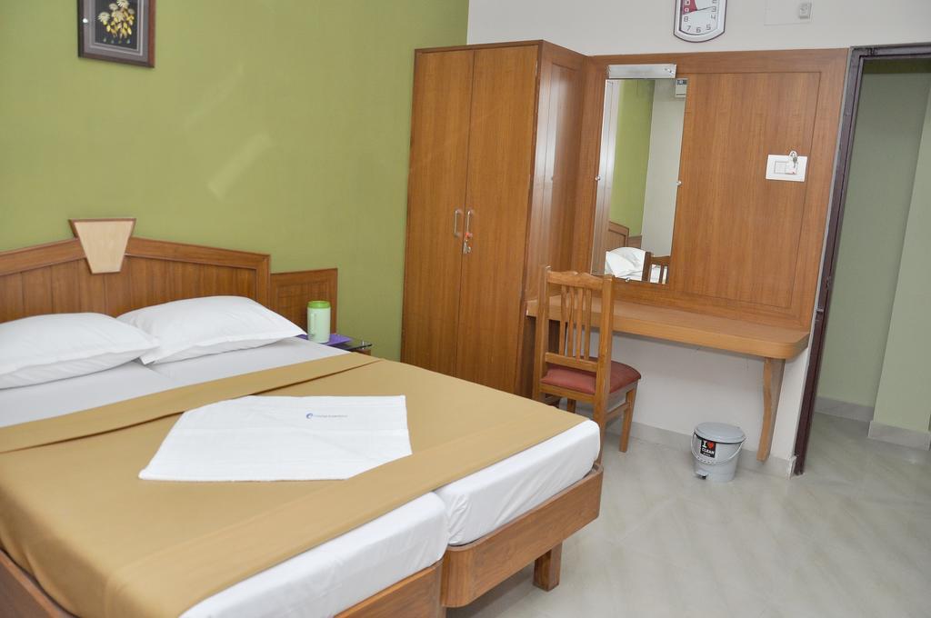 Central Residency Hotel Csennai Kültér fotó