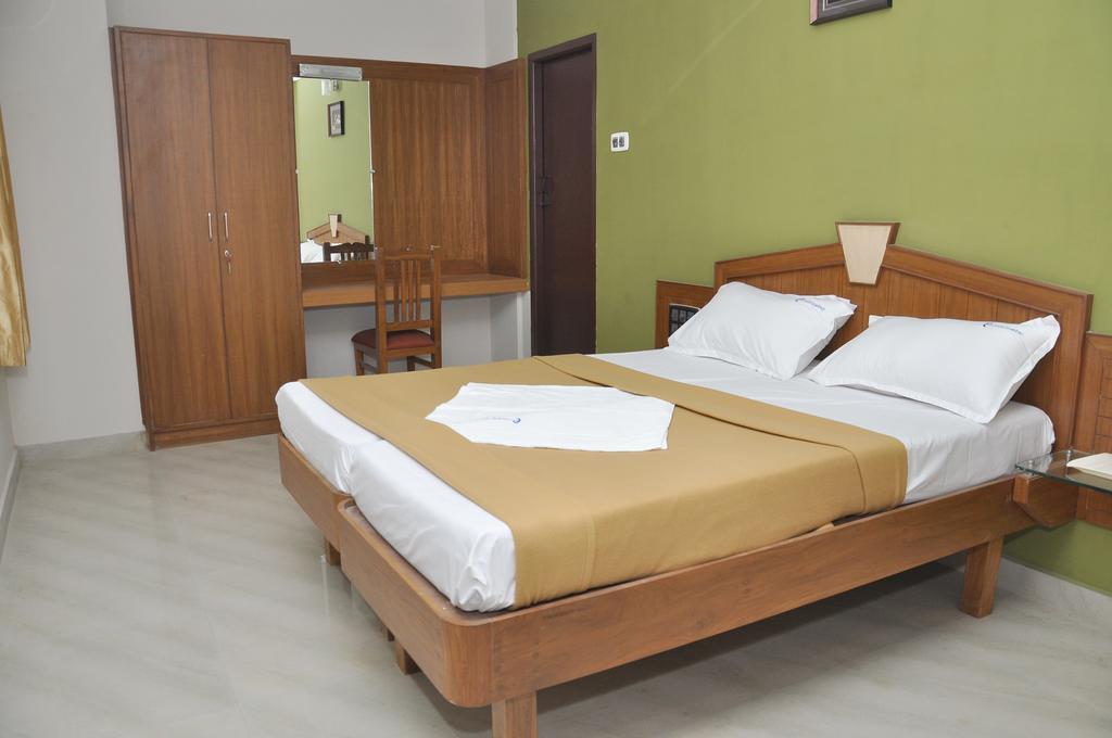 Central Residency Hotel Csennai Kültér fotó