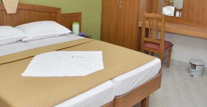 Central Residency Hotel Csennai Kültér fotó