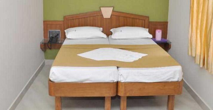 Central Residency Hotel Csennai Kültér fotó